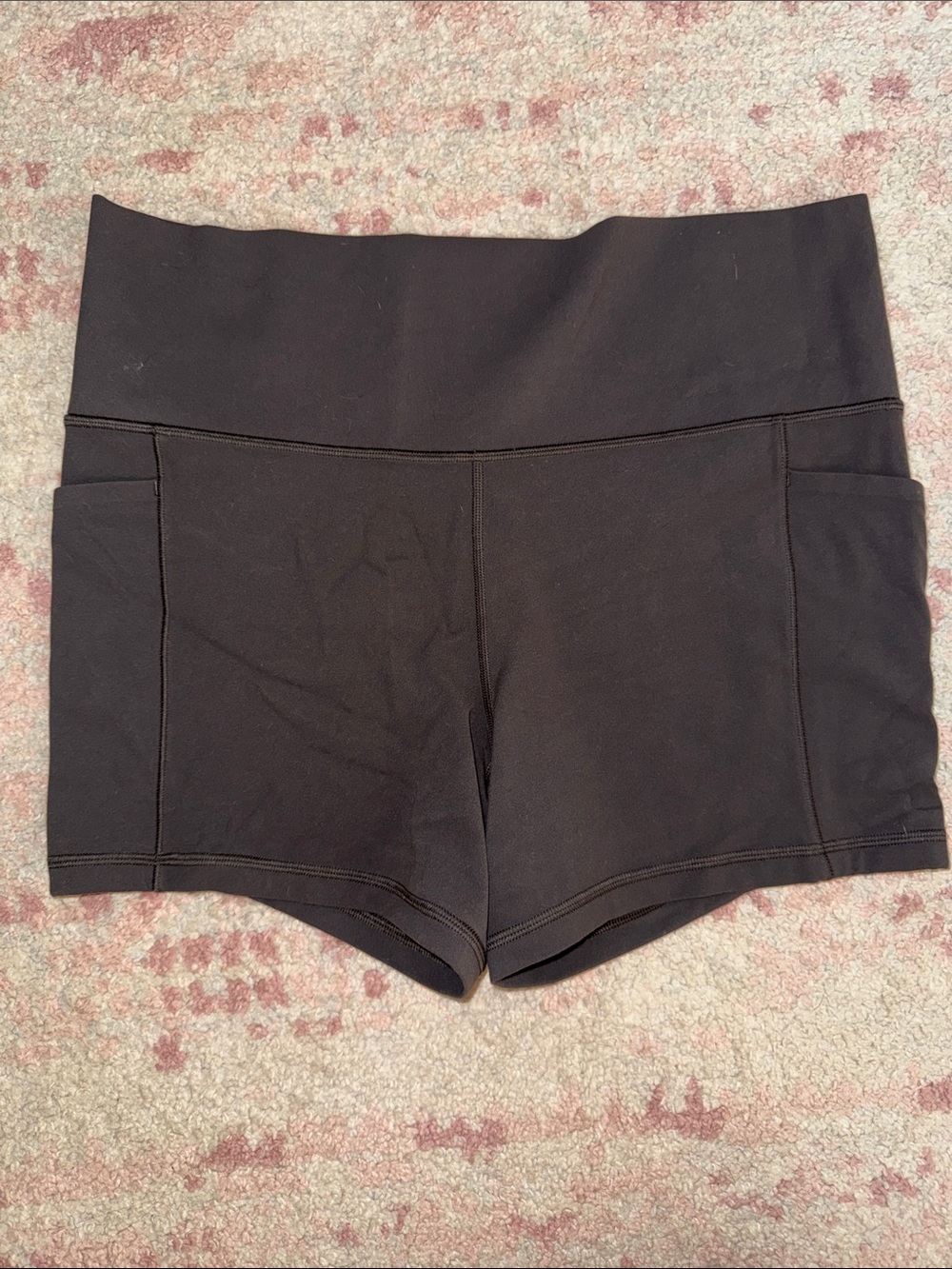 Athleta Salutation Stash High Rise 5” Shorts - XL